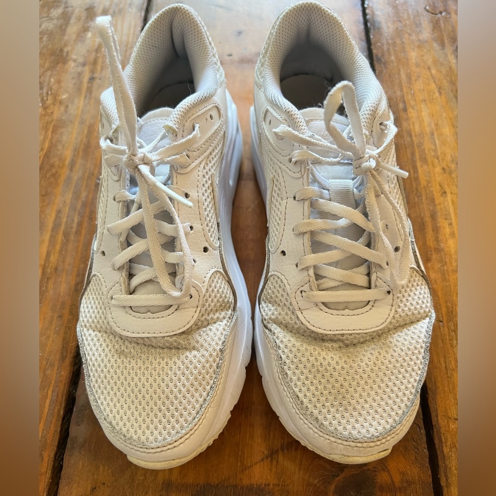 Women’s Nike Air White Sneakers Size6
